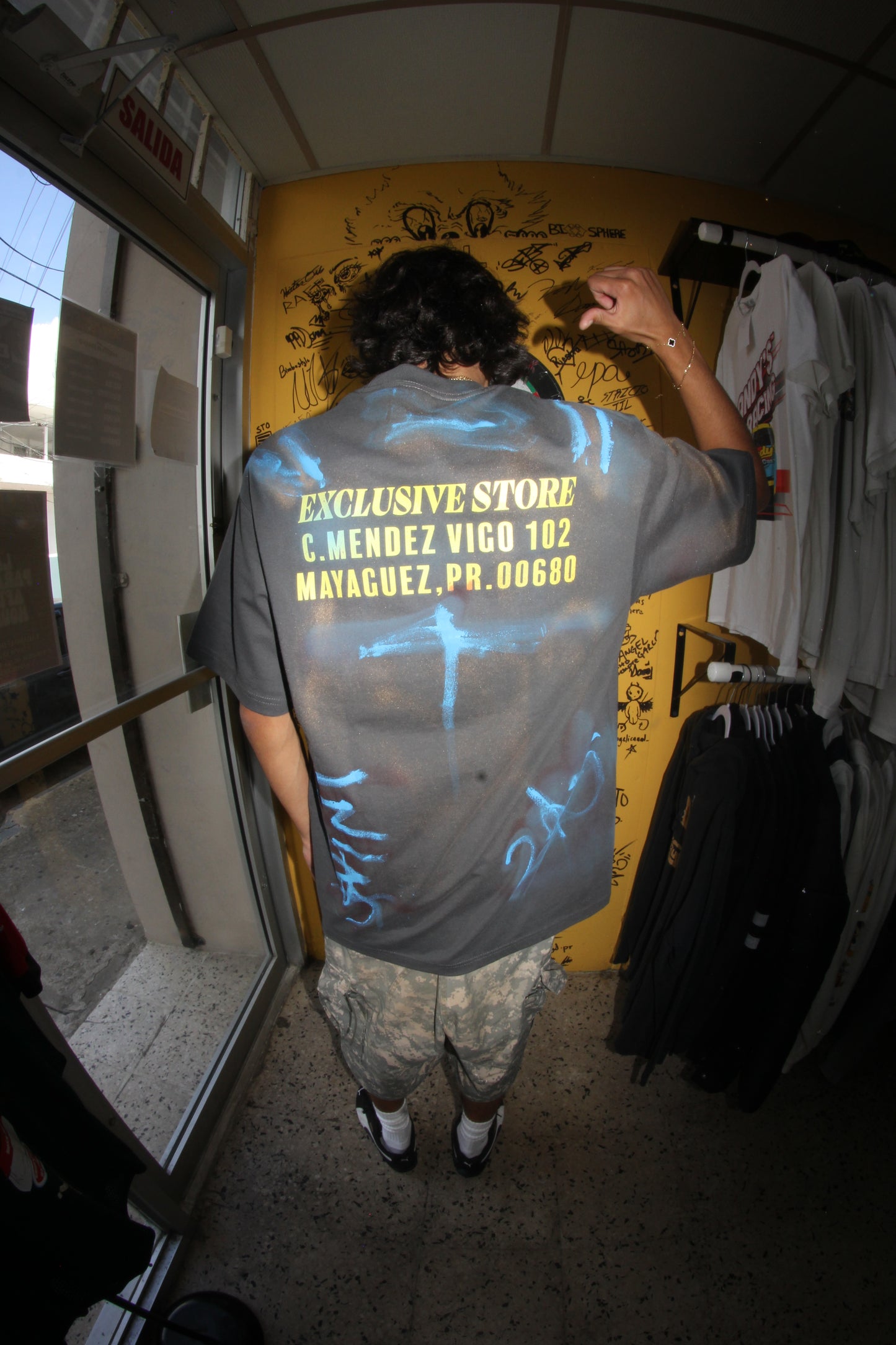 Essentzial exclusive shop custom tee