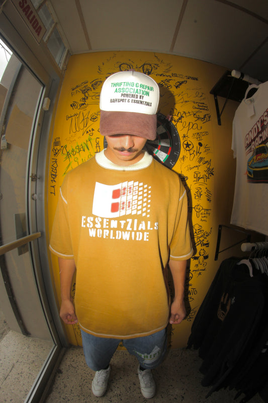 Essentzial windows tee.